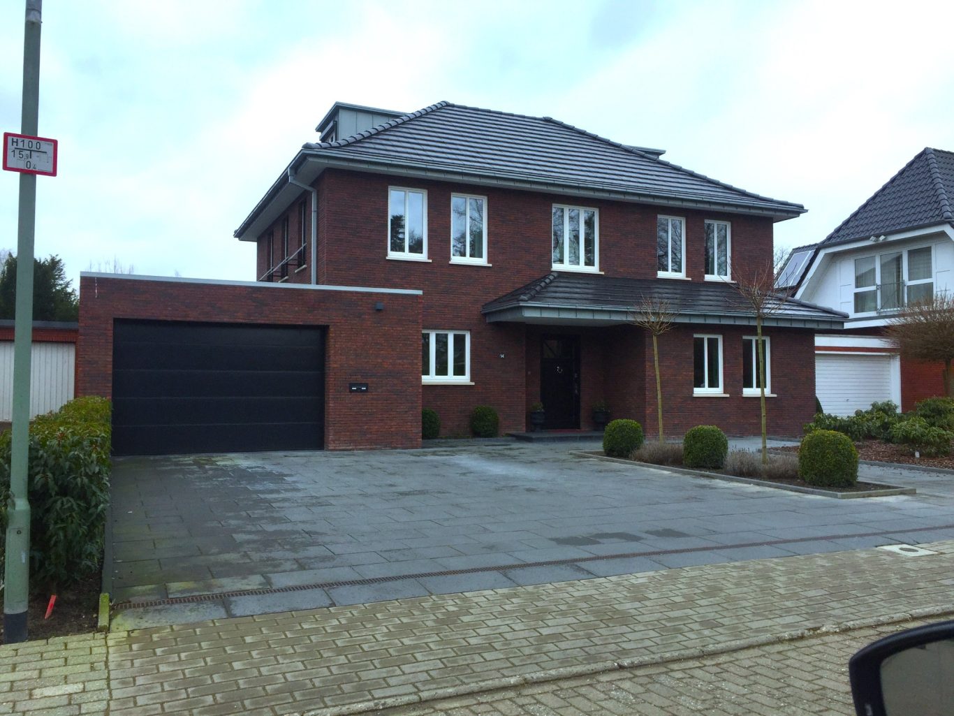Einfamilienhaus mit Garage in Leer